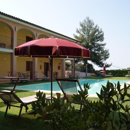 Hotel Ristorante Le Querciolaie Dei Ricci Фонтебланда Экстерьер фото