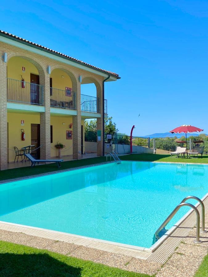 Hotel Ristorante Le Querciolaie Dei Ricci Фонтебланда Экстерьер фото