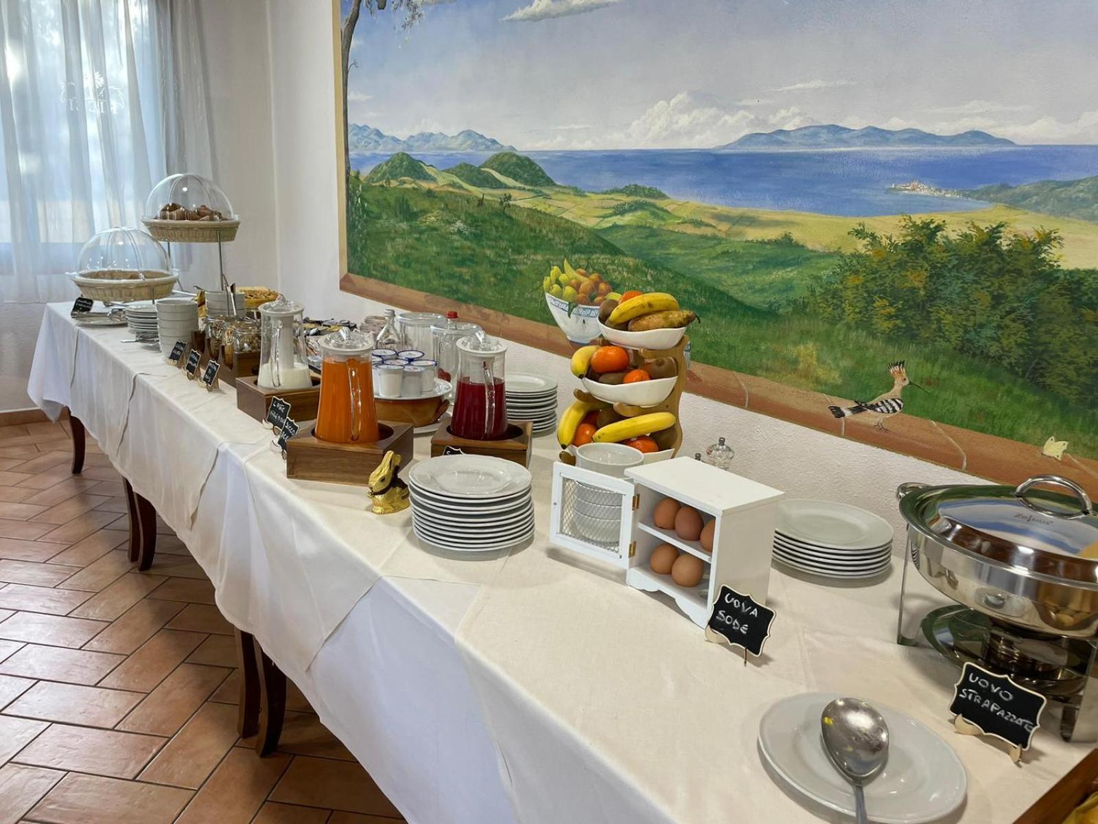Hotel Ristorante Le Querciolaie Dei Ricci Фонтебланда Экстерьер фото