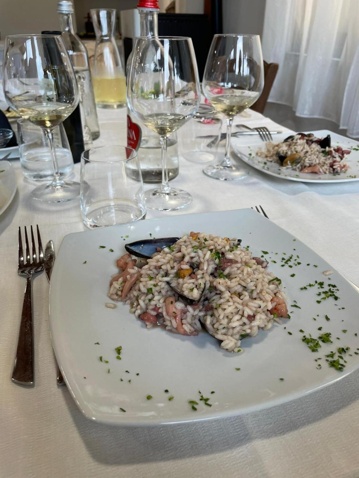Hotel Ristorante Le Querciolaie Dei Ricci Фонтебланда Экстерьер фото