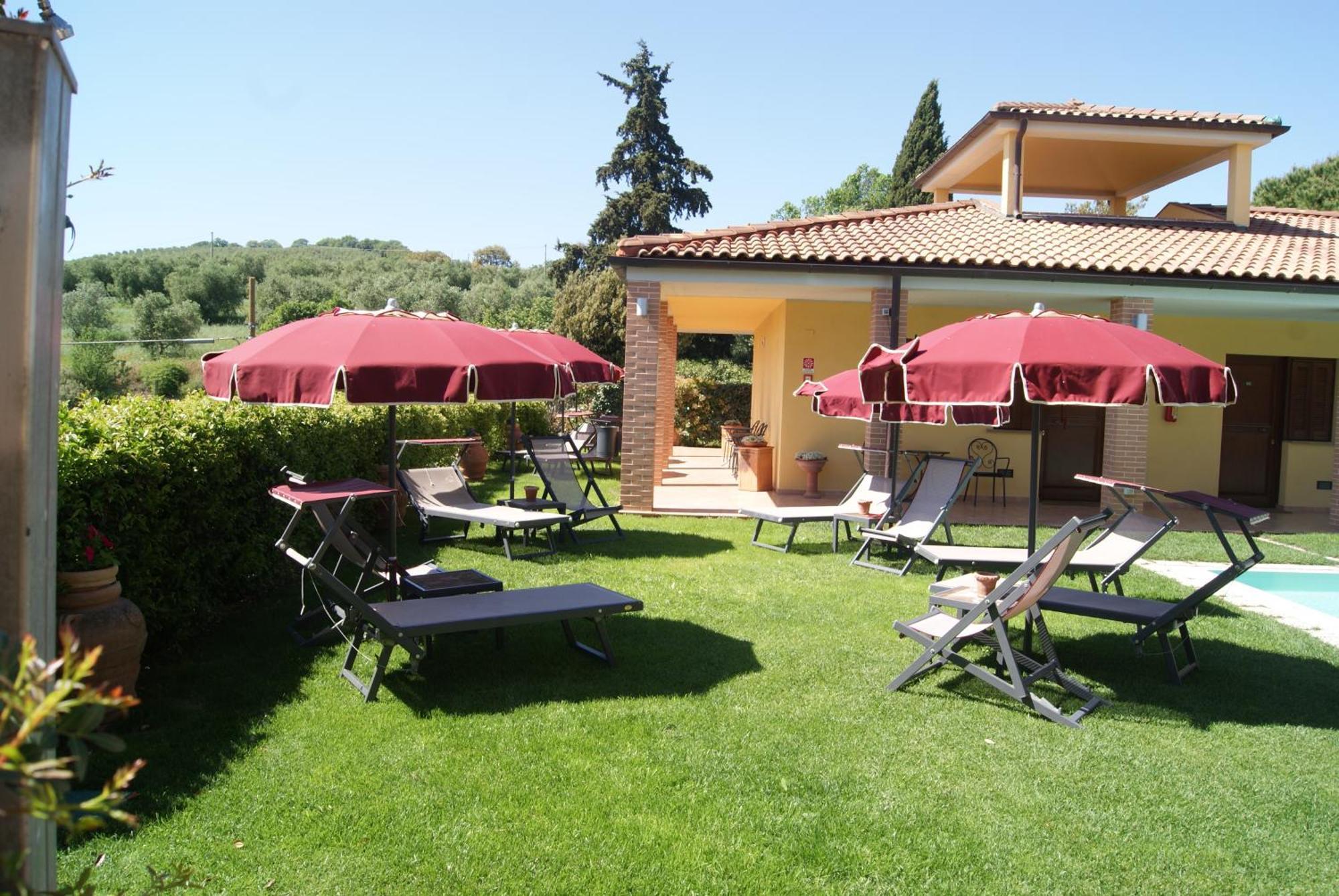 Hotel Ristorante Le Querciolaie Dei Ricci Фонтебланда Экстерьер фото